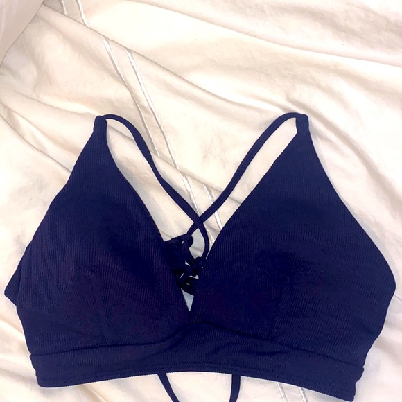 Cute navy bikini tops - Picture 1 of 2